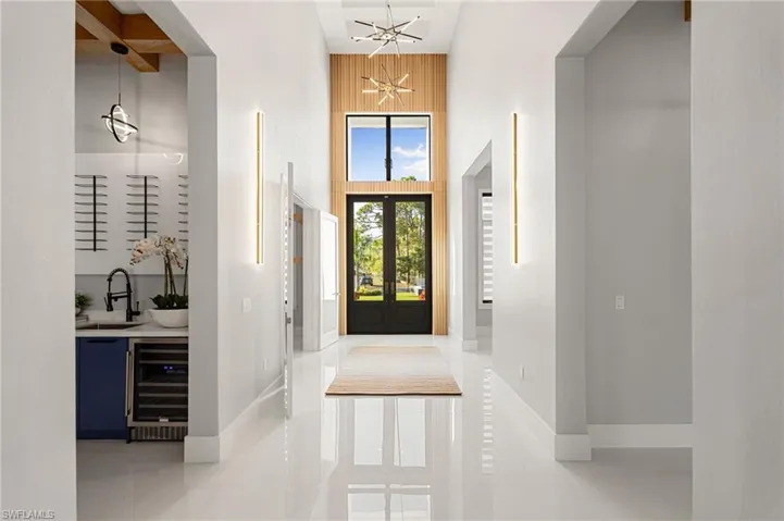 10  Caribbean  RD, Naples, FL 34108