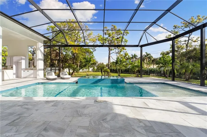 10  Caribbean  RD, Naples, FL 34108
