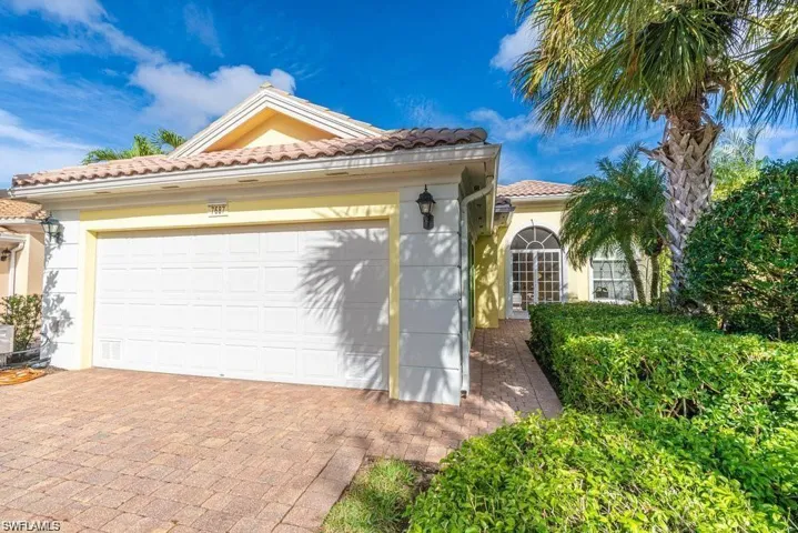 7687 Hernando Ct, Naples, Florida 34114