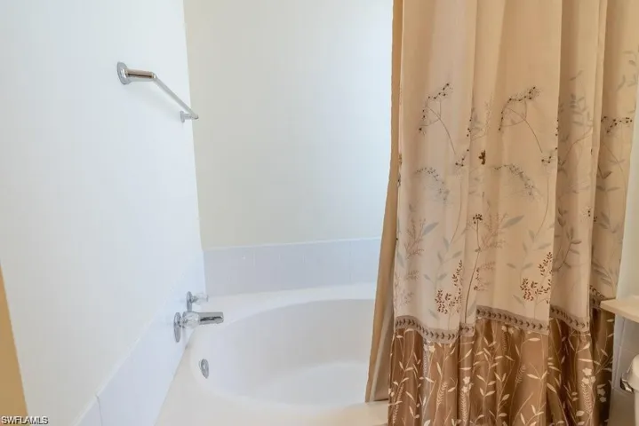 7687 Hernando Ct, Naples, Florida 34114