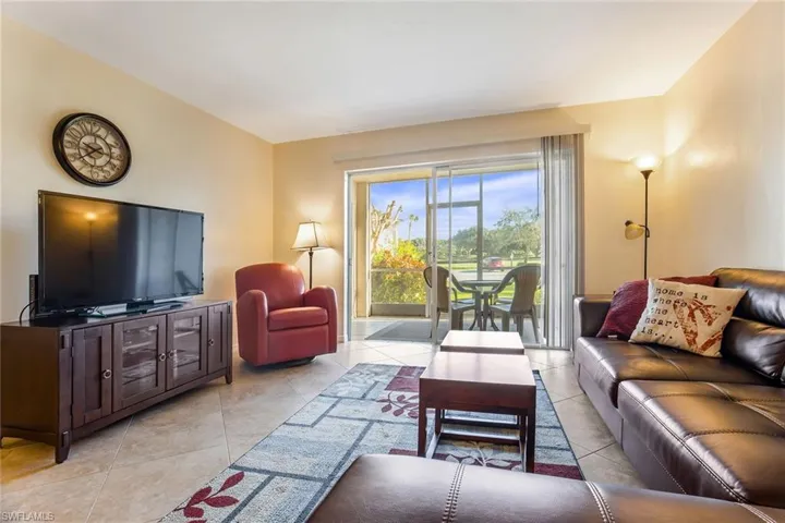 1075 Foxfire Ln 103, Naples, Florida 34104