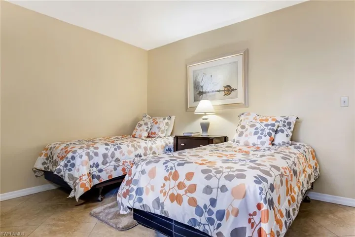 1075 Foxfire Ln 103, Naples, Florida 34104