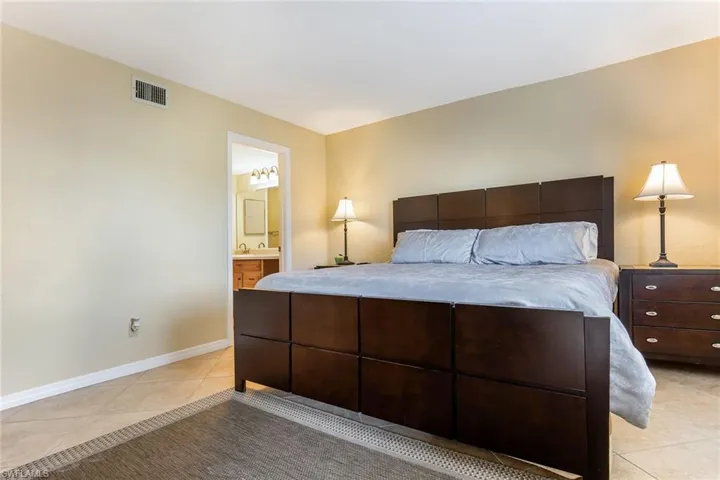 1075 Foxfire Ln 103, Naples, Florida 34104