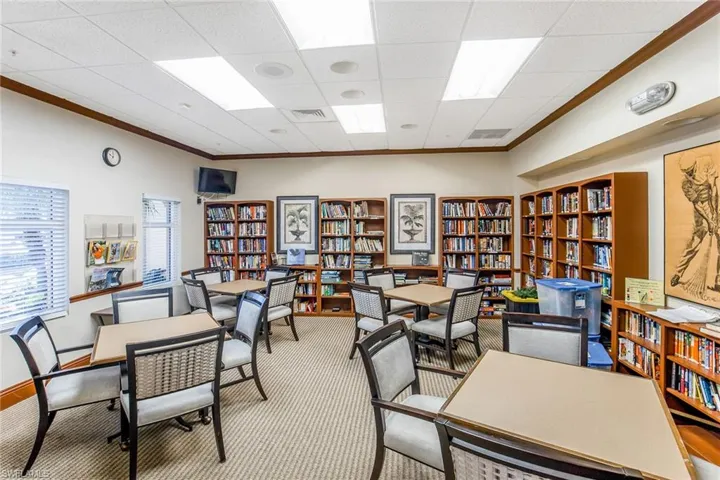 1075 Foxfire Ln 103, Naples, Florida 34104