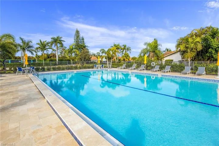 1075 Foxfire Ln 103, Naples, Florida 34104