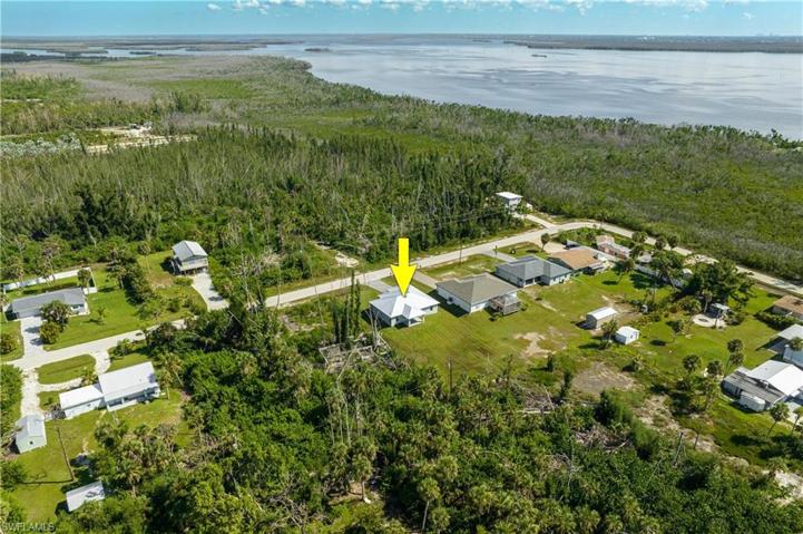 3519 Papaya ST, ST. JAMES CITY FL 33956