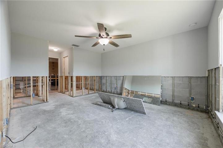 3519 Papaya ST, ST. JAMES CITY FL 33956