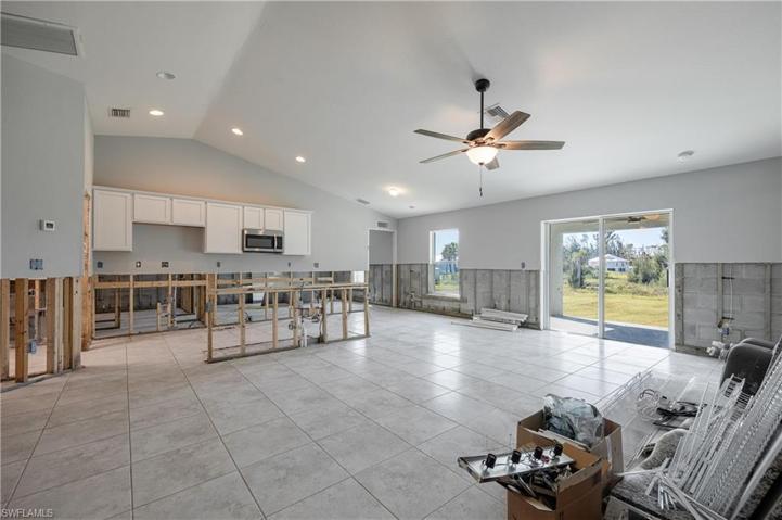 3519 Papaya ST, ST. JAMES CITY FL 33956