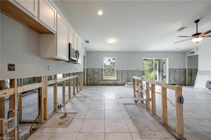 3519 Papaya ST, ST. JAMES CITY FL 33956