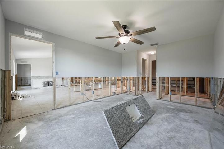 3519 Papaya ST, ST. JAMES CITY FL 33956