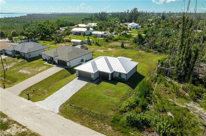 3519 Papaya ST, ST. JAMES CITY FL 33956