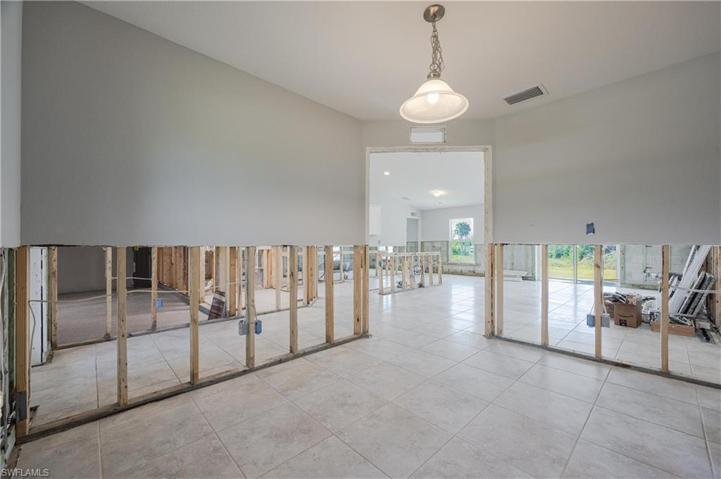 3519 Papaya ST, ST. JAMES CITY FL 33956