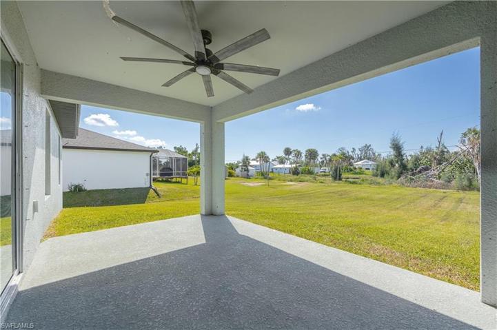 3519 Papaya ST, ST. JAMES CITY FL 33956