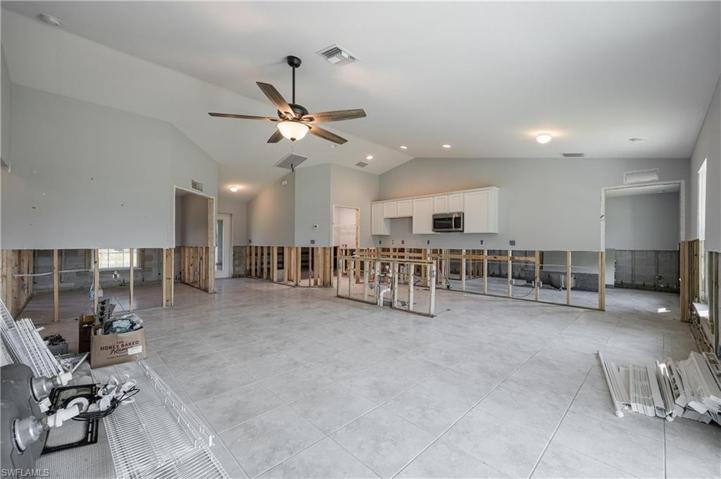 3519 Papaya ST, ST. JAMES CITY FL 33956
