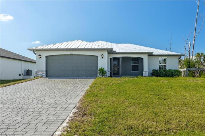 3519 Papaya ST, ST. JAMES CITY FL 33956