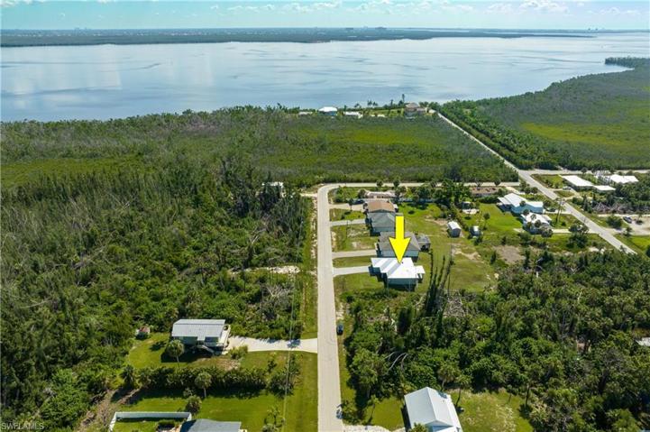 3519 Papaya ST, ST. JAMES CITY FL 33956