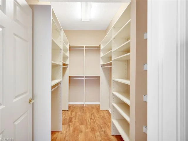 Walking closet