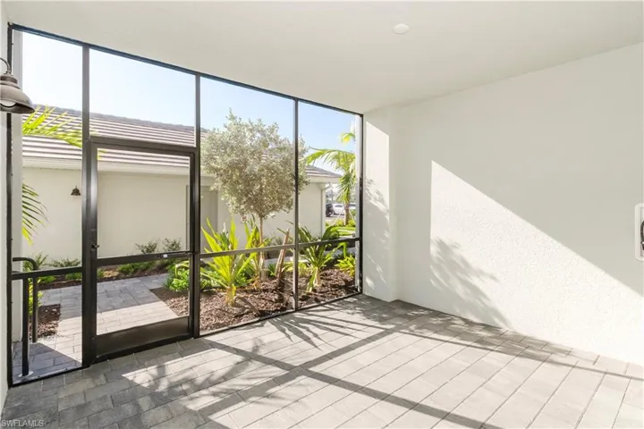 Front Lanai