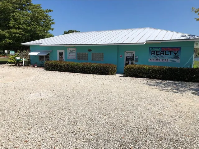 10530  Stringfellow  RD, Bokeelia, FL 33922