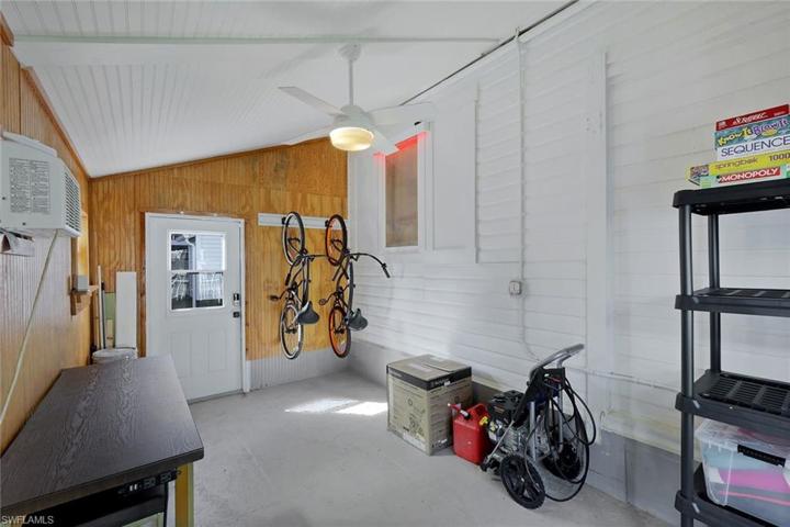 Attached, air-conditioned storage or workshop