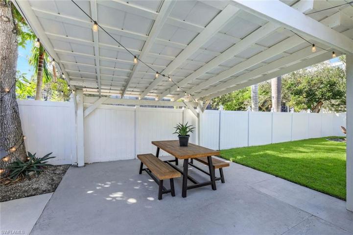 Private outdoor dining