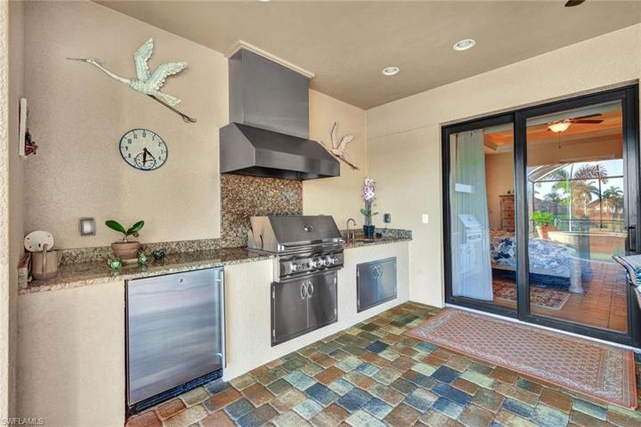 Outdoor Kitchen