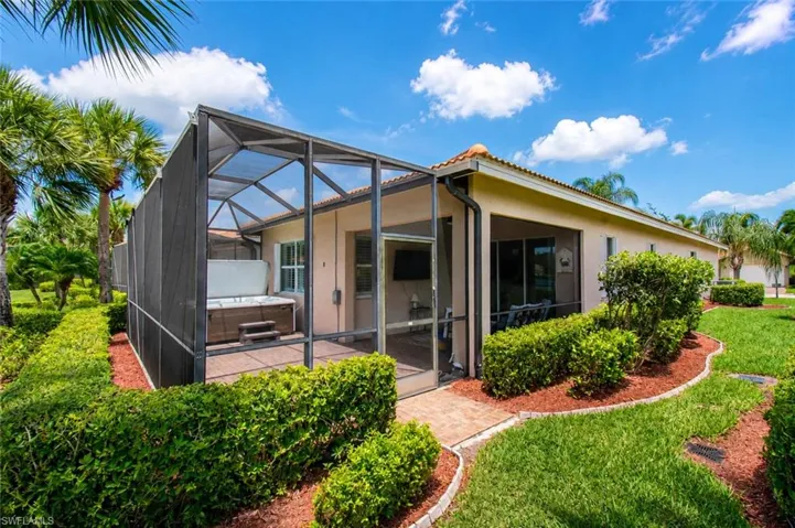 10423 Materita Dr, Fort Myers, Florida 33913