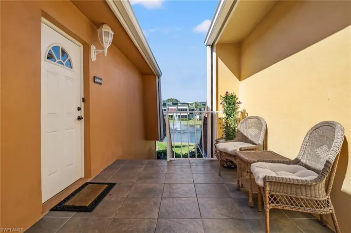 426  Meadowlark  LN, Naples, FL 34105