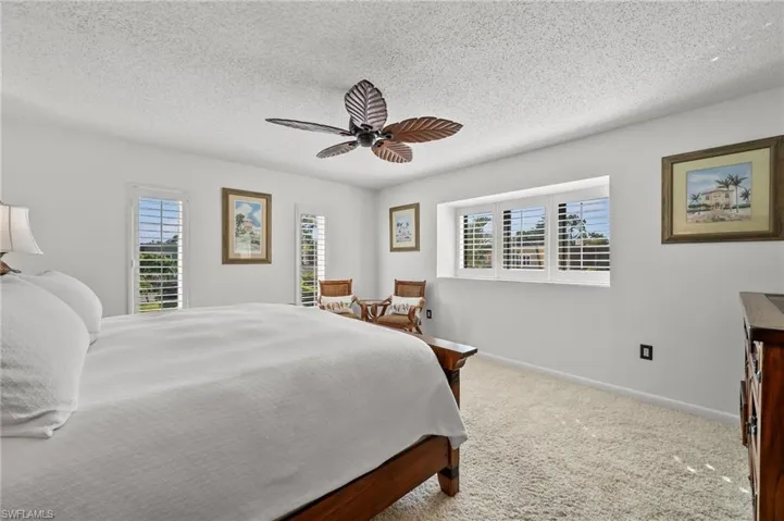 426  Meadowlark  LN, Naples, FL 34105