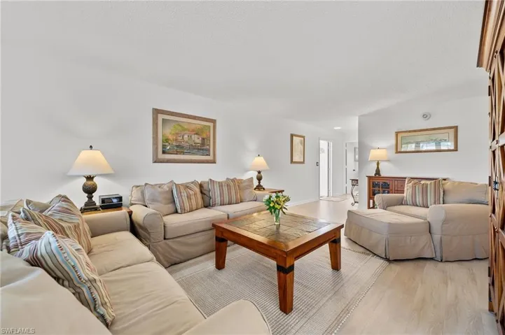 426  Meadowlark  LN, Naples, FL 34105