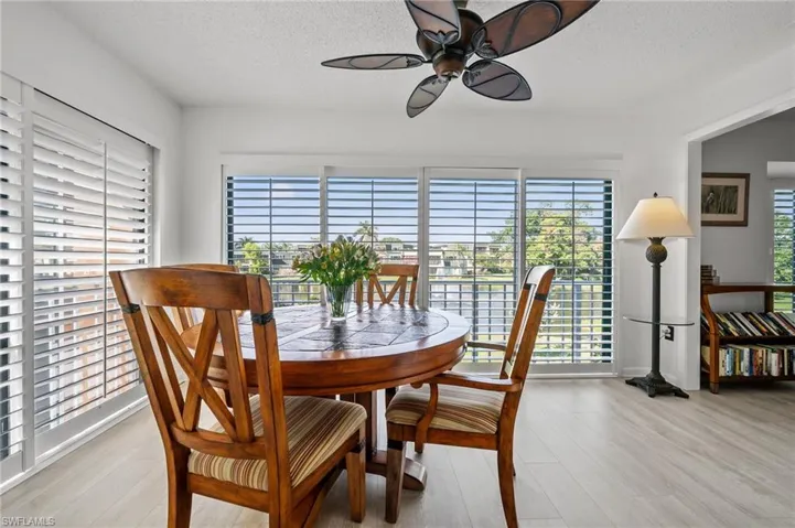 426  Meadowlark  LN, Naples, FL 34105