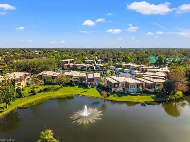 426  Meadowlark  LN, Naples, FL 34105