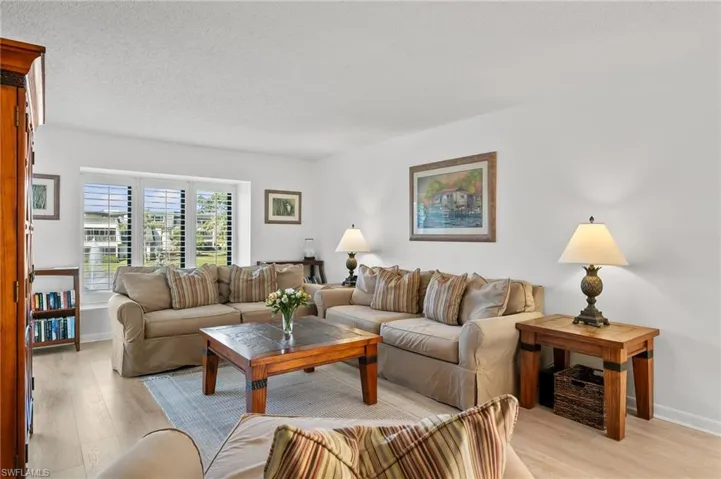 426  Meadowlark  LN, Naples, FL 34105
