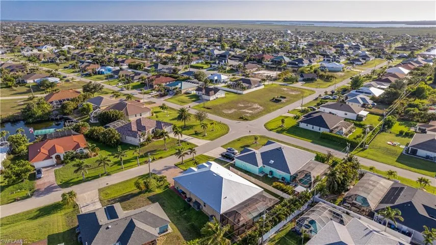 2541 SW 32nd  LN, Cape Coral, FL 33914