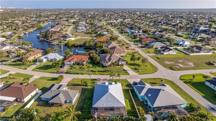 2541 SW 32nd  LN, Cape Coral, FL 33914