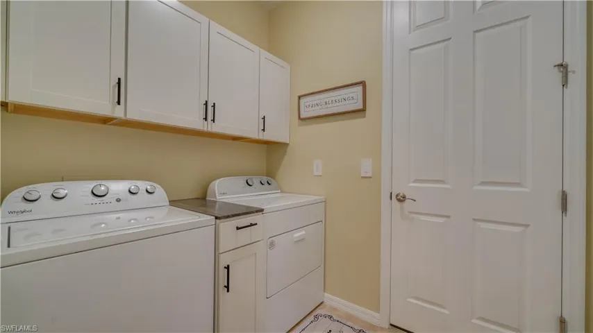 2541 SW 32nd  LN, Cape Coral, FL 33914