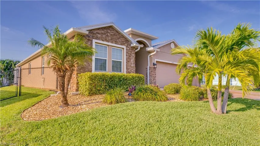 2541 SW 32nd  LN, Cape Coral, FL 33914