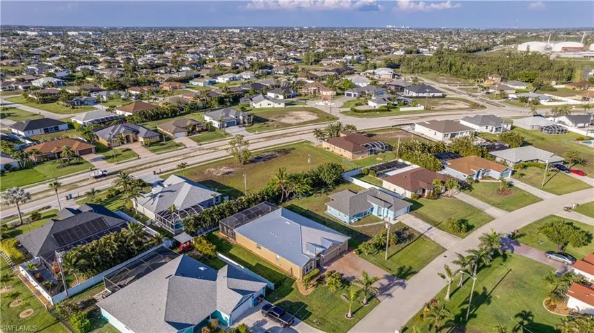 2541 SW 32nd  LN, Cape Coral, FL 33914