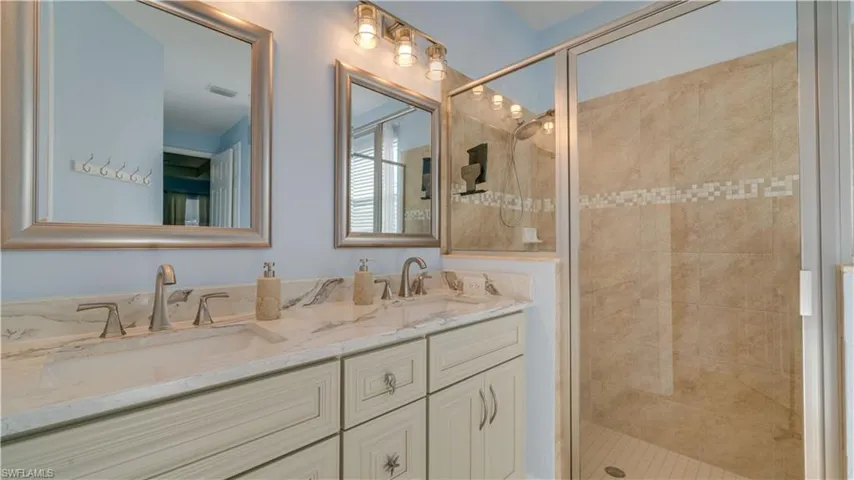 2541 SW 32nd  LN, Cape Coral, FL 33914