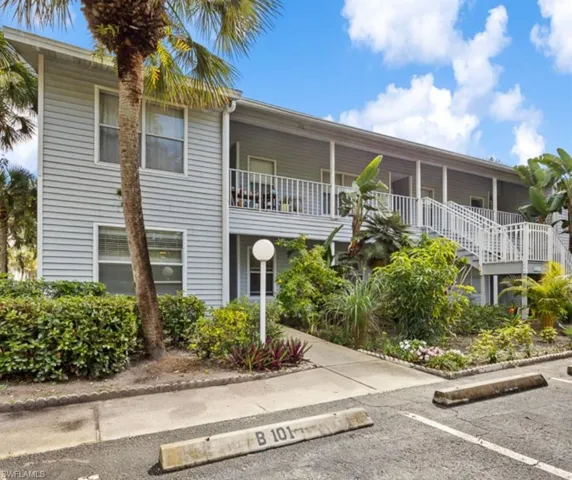 1895 Courtyard WAY # 101, NAPLES FL 34112