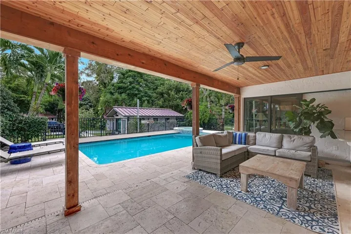 6100 Dogwood Way, Naples, Florida 34116
