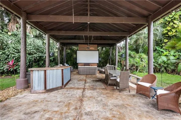 6100 Dogwood Way, Naples, Florida 34116