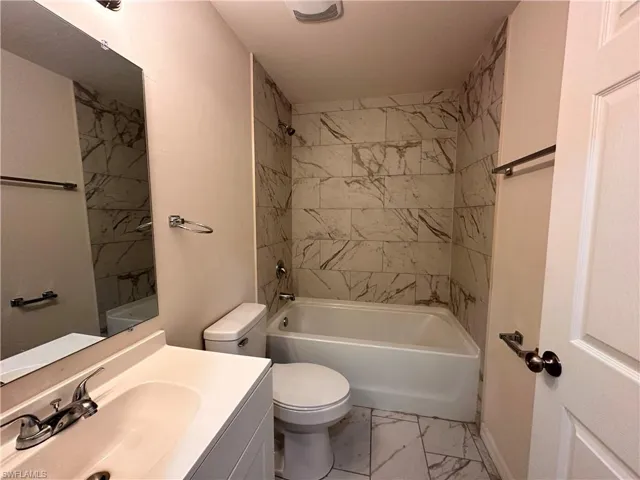 526-528 Se 4th Ter Se 4th Ter, Cape Coral, Florida 33990