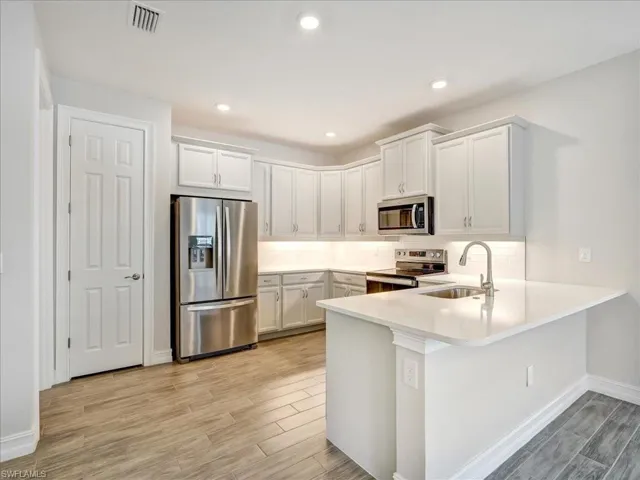 999 Enbrook Loop, Naples, Florida 34114