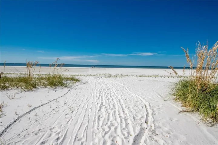 445 Donora Blvd, Fort Myers Beach, Florida 33931