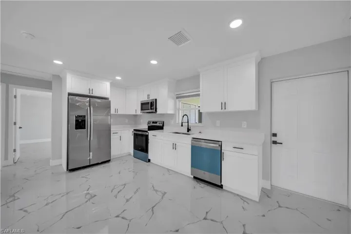 3104  43rd W ST, Lehigh Acres, FL 33971