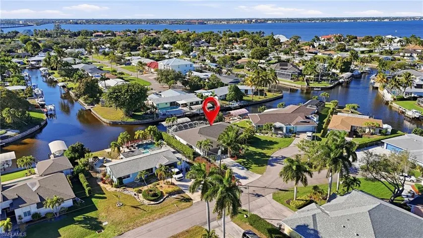 5964 Baker Ct, Fort Myers, Florida 33919