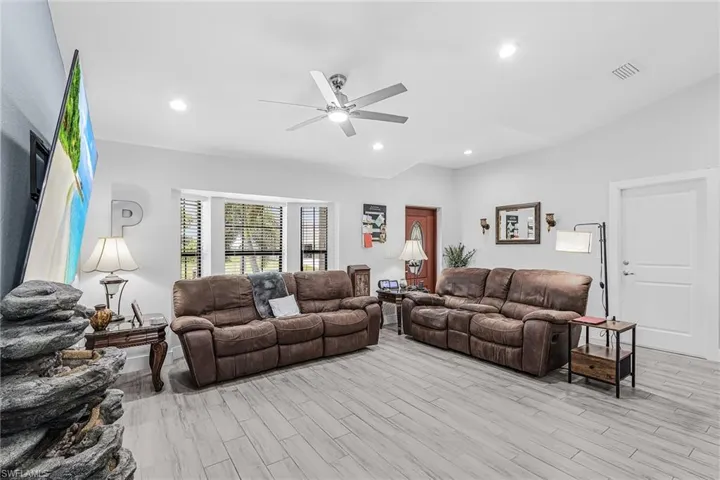 4176 Nw 39th Pl, Cape Coral, Florida 33993
