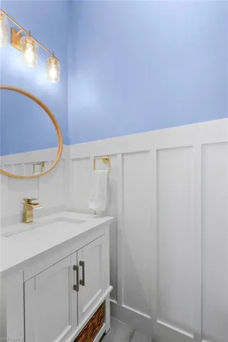 1/2 Bath
