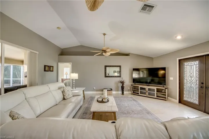 2301 Sw 28th Ln, Cape Coral, Florida 33914